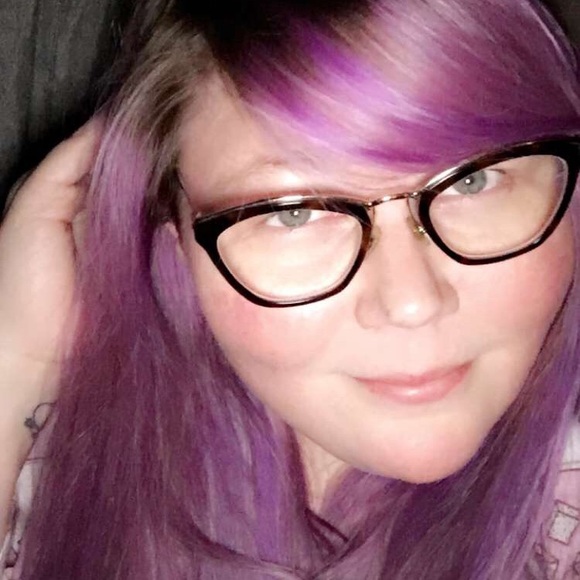 Meet your Posher, Jen - Picture 3 of 6